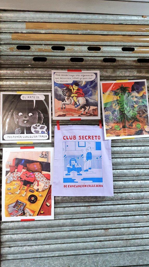 reinohueco's tweet photo. Larga vida al #Autozine. Gente bella, fanzines buenos buenos y espíritu cañí. https://t.co/QOxnySckxQ