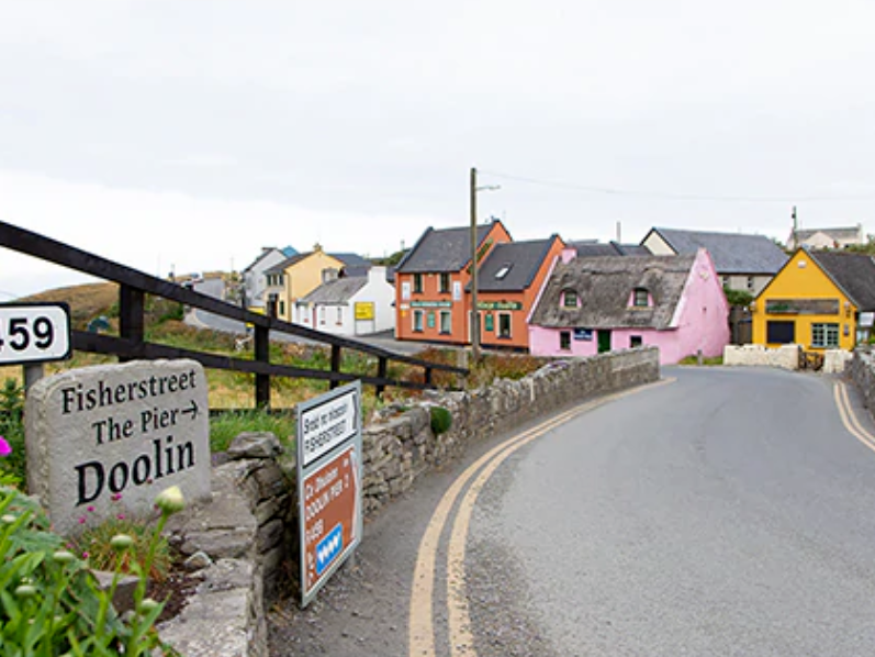 DoolinFerry's tweet image. Pick up a Doolin Ferry keepsake instore 🛍

Next time you're in Doolin pop in to view our full range of  DOOLIN FERRY caps, beanies, sweaters, hoodies, long sleeve t-shirts, rain jackets, and keep cups to remember your trip❣️❤️

#DoolinFerry #AranIslandsFerry #Doolinferryco