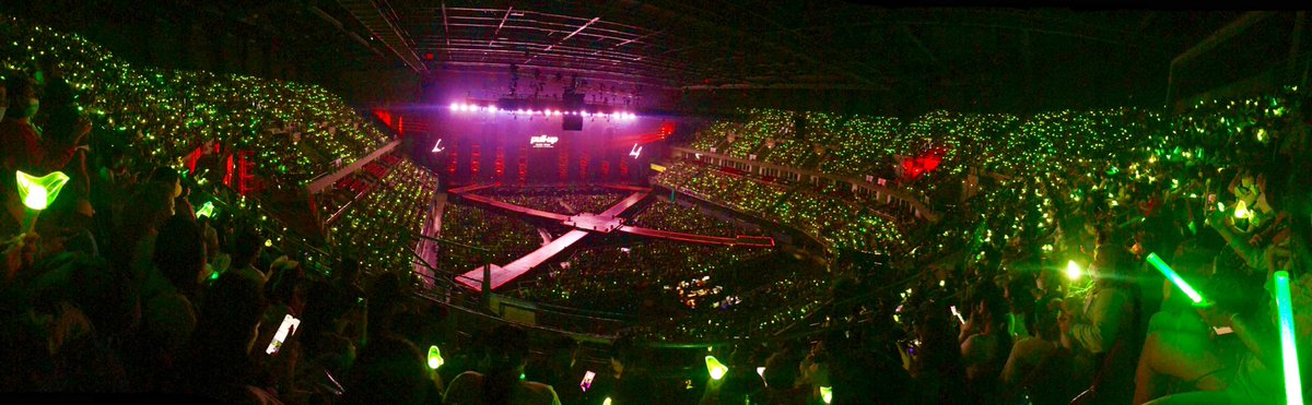 la_on_yong's tweet photo. ครั้งแรกกับงานมีตของฉัน มันคือความทรงจำที่ดี 🥰
#PULLUPwithMarkTuanday3
#MARK #마크
#BAMBAM #뱀뱀
#MTBB #MarBam❤️💜
#Got7 #IGOT7 https://t.co/mZySQhK7tC