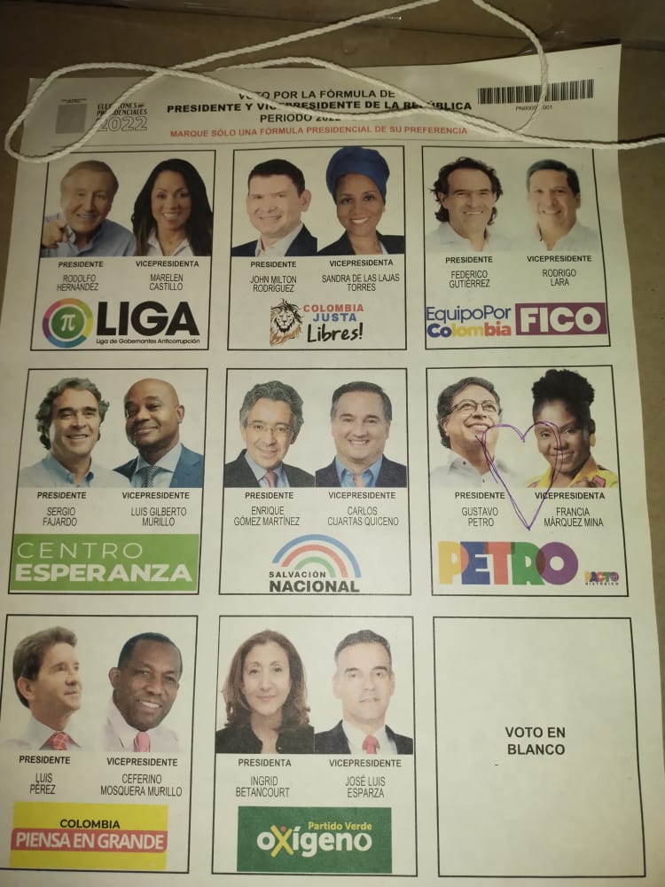 elmorelojohan's tweet photo. 🫶🏼🫶🏼🫶🏼 vamos carajo!!!!#ColombiaConPetro https://t.co/KcFCEErLLB