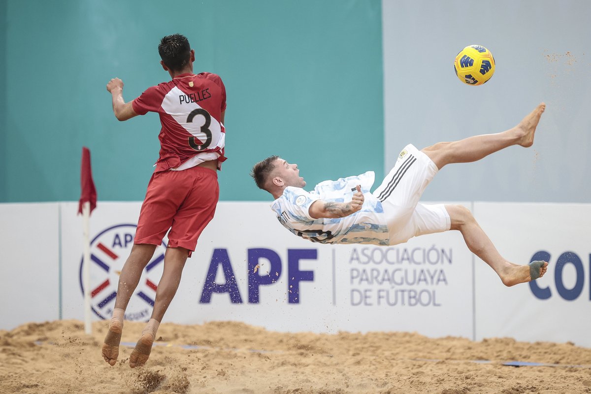 modoplayaok's tweet photo. #FutbolPlaya ⚽ - #CopaAmericaFP 🌎
Derrota de @Argentina 🇦🇷 ante @SeleccionPeru 🇵🇪 en el partido por el 5° puesto por 4-1, lo que determinó que el equipo albiceleste culmine su participación en la @CopaAmerica posicionado en el 6° lugar https://t.co/EtbWY3w5ws