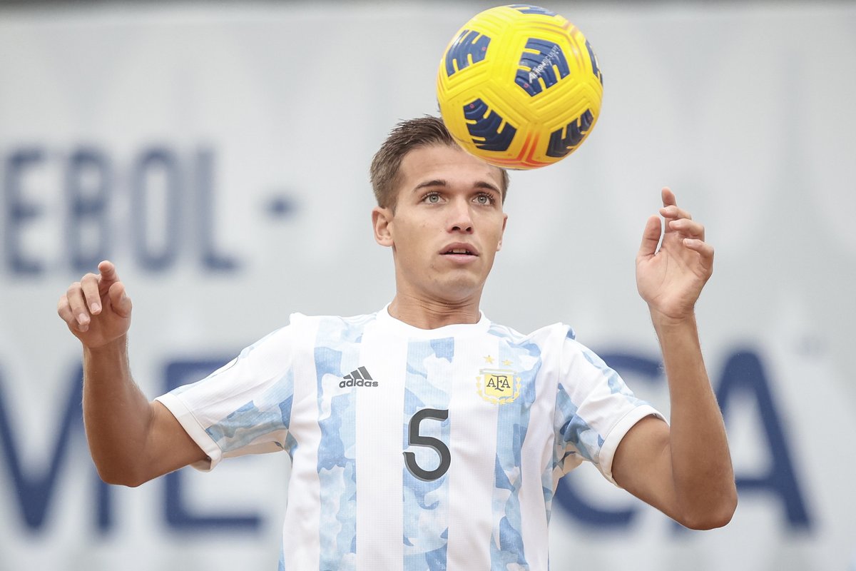 modoplayaok's tweet photo. #FutbolPlaya ⚽ - #CopaAmericaFP 🌎
Derrota de @Argentina 🇦🇷 ante @SeleccionPeru 🇵🇪 en el partido por el 5° puesto por 4-1, lo que determinó que el equipo albiceleste culmine su participación en la @CopaAmerica posicionado en el 6° lugar https://t.co/EtbWY3w5ws