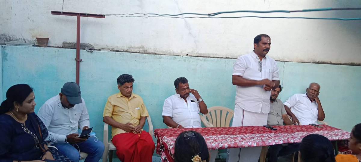 pannimadai's tweet photo. #அம்மா_மக்கள்_முன்னேற்றக்_கழகம் 

சரவணம்பட்டி பகுதி கழக செயலாளர் #கண்ணன் அவர்களின் தலைமையில்
 #கோவை_வடக்கு_மாவட்டம் கழக செயலாளர் @Bhaskar58705423  அவர்களின் முன்னிலையில் 

கழக நிர்வாகிகள் அறிமுக கூட்டம் நடைபெற்றது https://t.co/jv5DDvEWYT