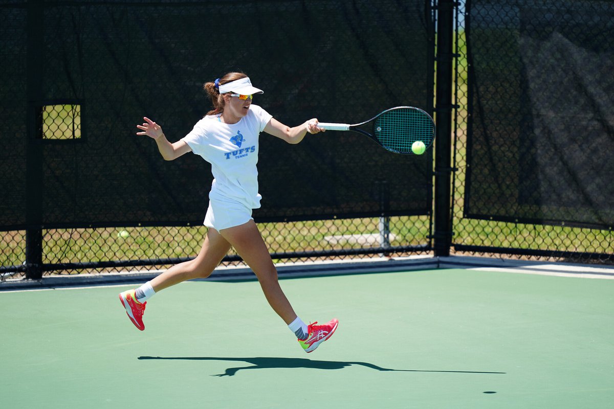 .<a href="/Jumbos_Tennis/">Tufts Women's Tennis</a> freshman Elle Christensen has just won the NCAA Division III Singles Championship with a 6-4, 7-5 victory against Angie Zhou from Pomona-Pitzer!! We'll have more soon .. #gojumbos #trunksup