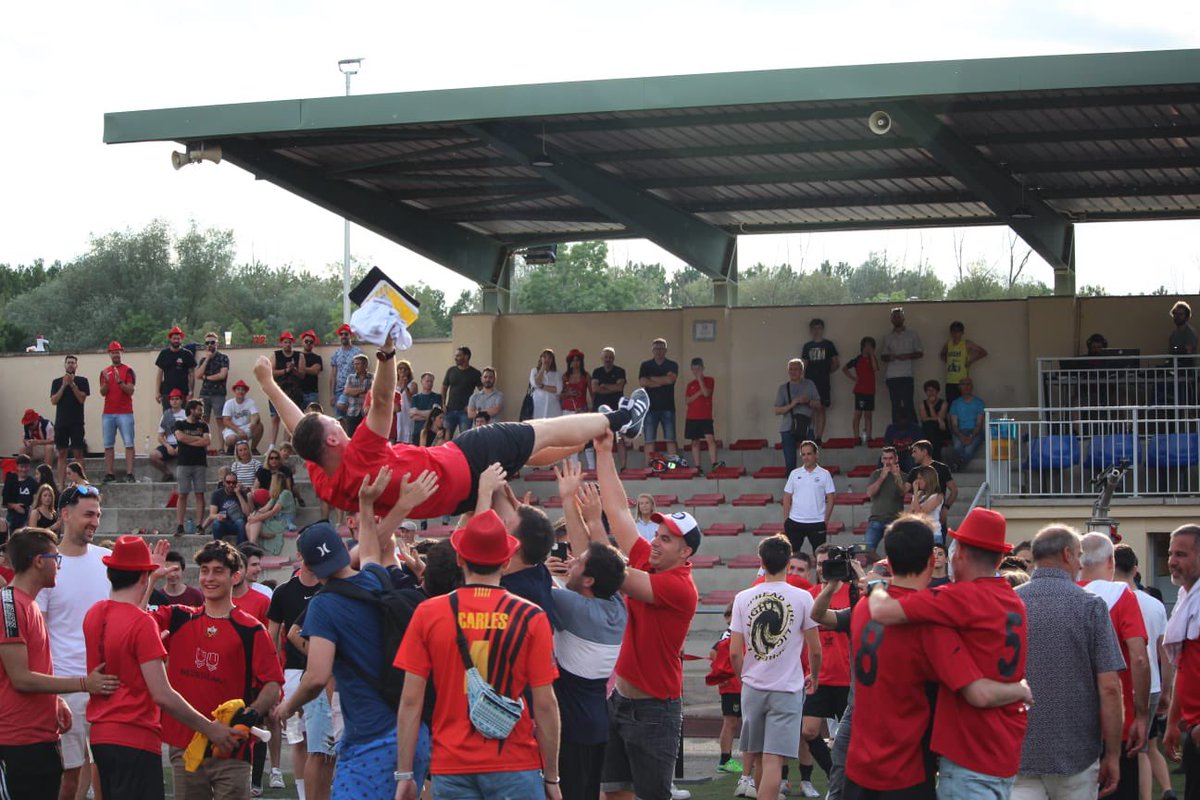 El que es va viure ahir al Municipal no és normal! Gent entregada a un projecte que ha agafat forma amb el pas dels dies! Disfrutem-ho que costa molt! <a href="/litus83/">Carles Arjona</a> <a href="/Manel02021981/">Manel Muñoz Muñoz</a> <a href="/XeviMp9/">xevi muñoz</a> <a href="/aleixpc94/">Hater de haters</a> Sou enormes