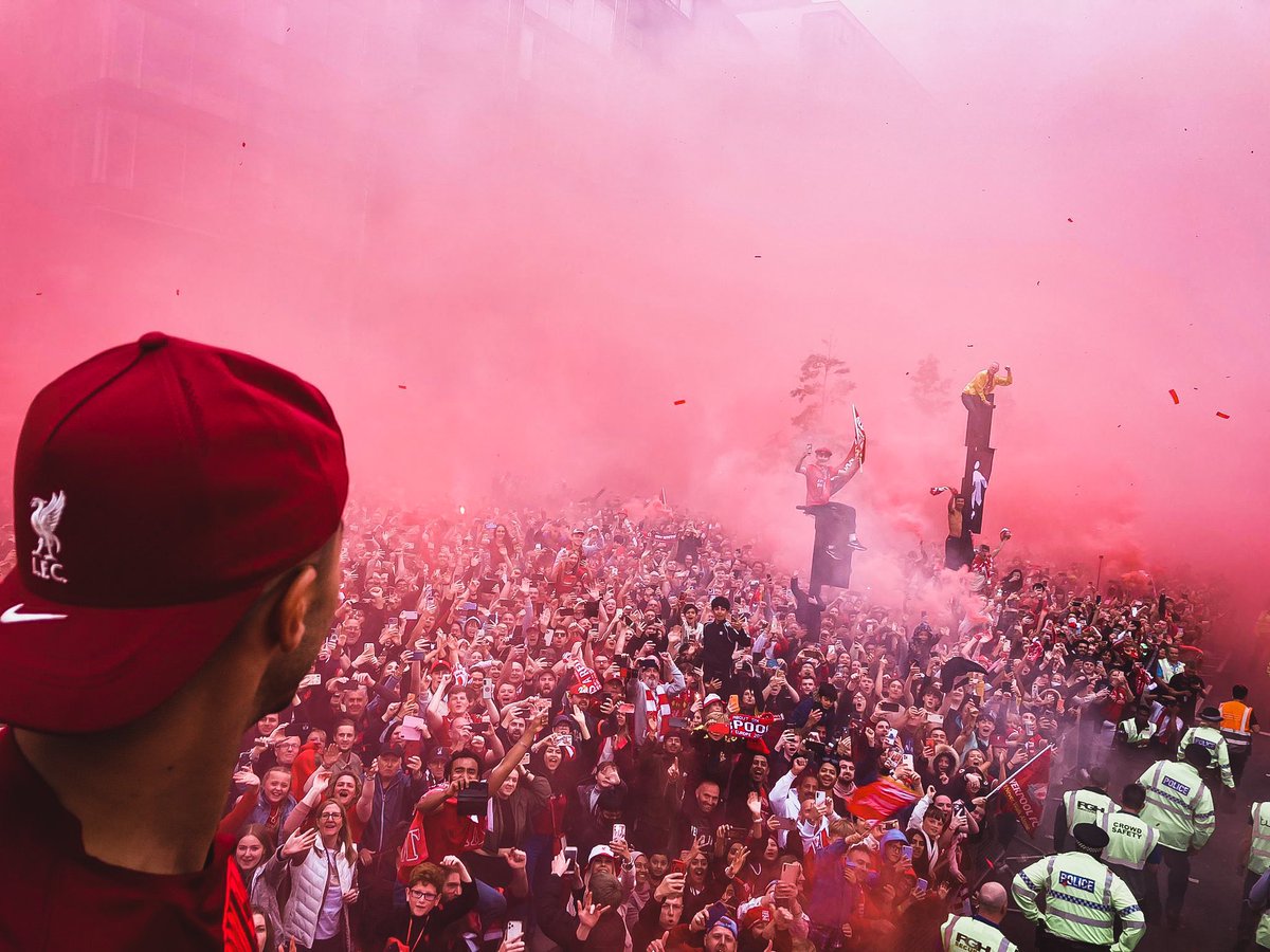 Thiago6's tweet image. LIVERPOOL FC.
This means more.
THANK YOU ❤️