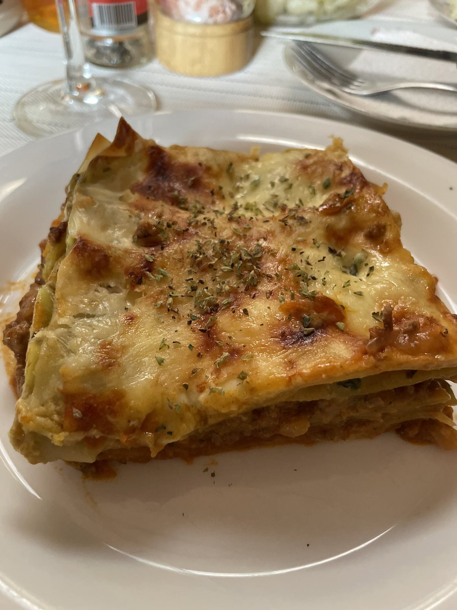 benarivas's tweet photo. @LaMissDomi mira!!!!! #FelizDomingo #SoyUnMasterChef #Lasaña #Finde https://t.co/R4PAKISyhe