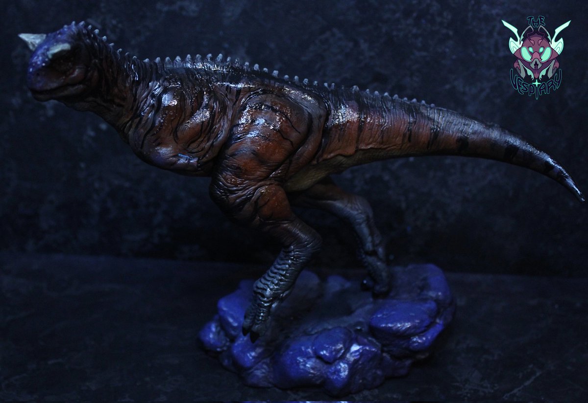 FariisTal's tweet photo. Today painted one Carno in the color "The sexiest dancer with turquoise paws 2022", which runs somewhere at night, obviously for a second date

Carno original model: MONSTERSCULPT

#prehistoricplanet #carnotaurus #carnivore #rain #night #rocks #red #blue #run #male https://t.co/QhR4Uegqmh