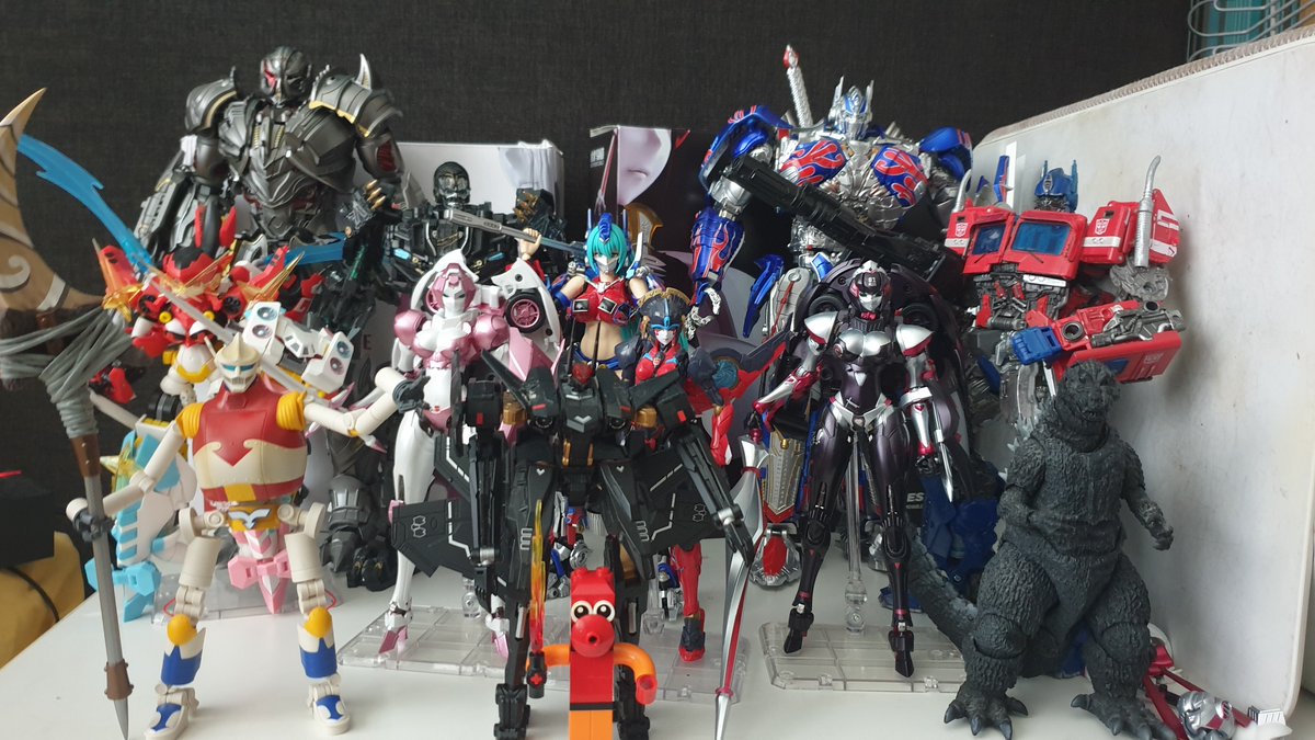 CyberKnightMiky's tweet photo. Doing the review on the EX Series EX-01 Nicee and EX-01 Plus Mooka from BigFirebirdBuild @Phoenix_BFB, and I took an image of my collection I displayed for size comparison.
So far, so good.
#bigfirebird #bigfirebirdbuild #EX01Nicee #EX01PlusMooka #Nicee #Mooka #collection https://t.co/nt6u0793zj