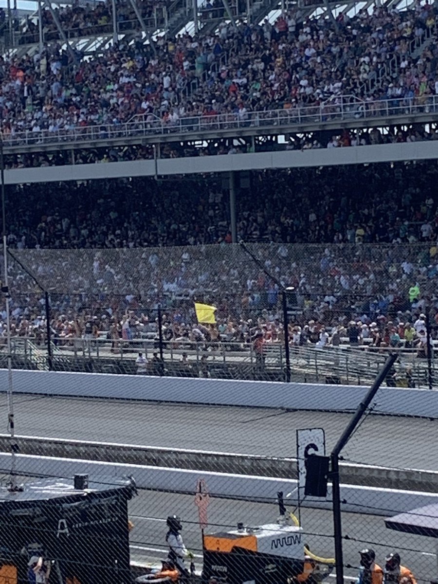 NotRobinMiller's tweet image. This guy really wants you to know there’s a caution! #indy500 #indycar