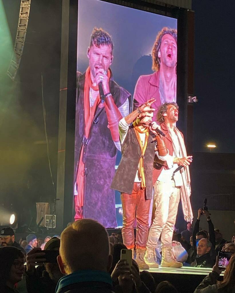 MattEarley's tweet photo. For King &amp; Country was a great show last weekend! They worked hard to entertain; reminded me of @mutemath and other great performers. 

Amber and I had a wonderful time together!

#photo #forkingandcountry https://t.co/gdQNR9LA47 https://t.co/t11LhwY0gz