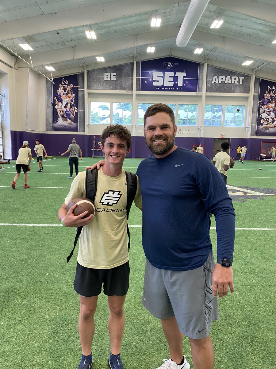 justindrasberry's tweet photo. The @Elite11 Academy is hands down Set Apart from any other QB camp.  Thank you @DilfersDimes and Joey for leading the mission.  Great coaches @txqb and so many others.  #BeSetApart https://t.co/2nis0zzoi3