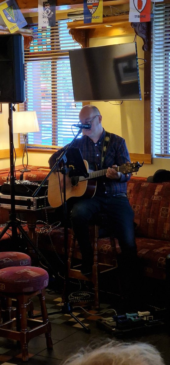 DavidPFlynn's tweet photo. Good Gig in O'Neills of Lucan this evening! https://t.co/T0FP6NmYKq