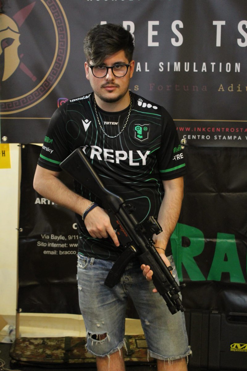 Zorzi_R6's tweet photo. Quando vai al #Giocomix e fai un cosplay alternativo @Reply_Totem ๐ค https://t.co/ANzLi5gyWq