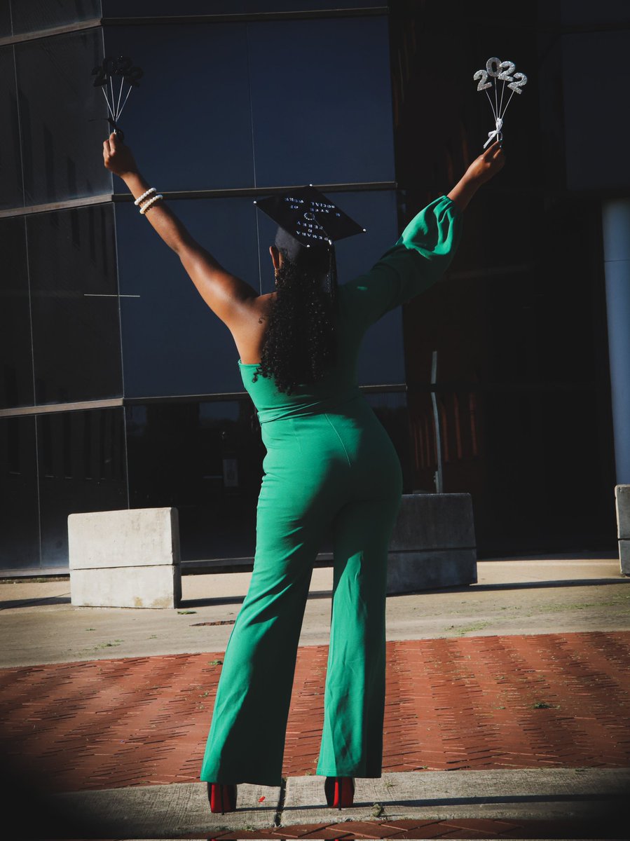 xDimpledBeauty's tweet photo. All it takes is only a Mustard Seed of Faith! 🤏💚🙌  
Thank you Jesus, I Mastered It!
-Demara D. Perry, MSW 🎓👩🏽‍🎓 https://t.co/71AOCS8ZY7