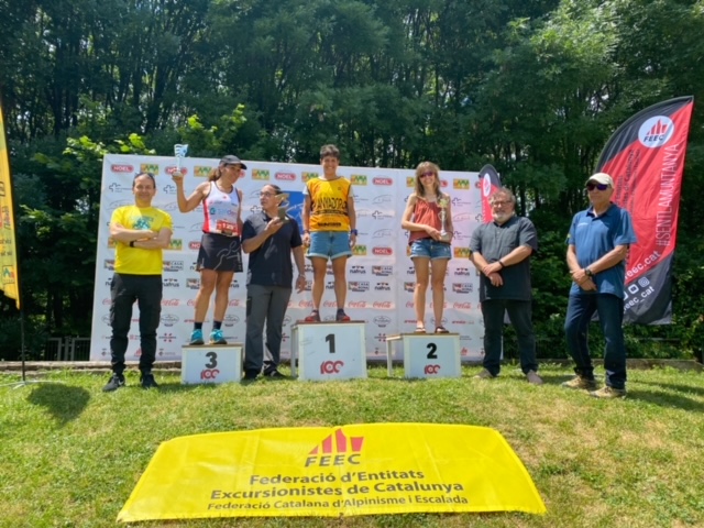 FEEC_cat's tweet photo. Natalia González es consolida i Marc Ollé fa un nou ⏱️rècord a la #Camesdeferro @GECA_84 

#lanostracopa20 arriba al seu equador a la Vall d'en Bas i agafa una pausa fins al mes d'agost🏃‍♀️⛰️

➕ INFO ➡️https://t.co/EqZvHxdbkf

#sentlamuntanya #sommuntanya #cursesfeec https://t.co/jdZhfaLQmb