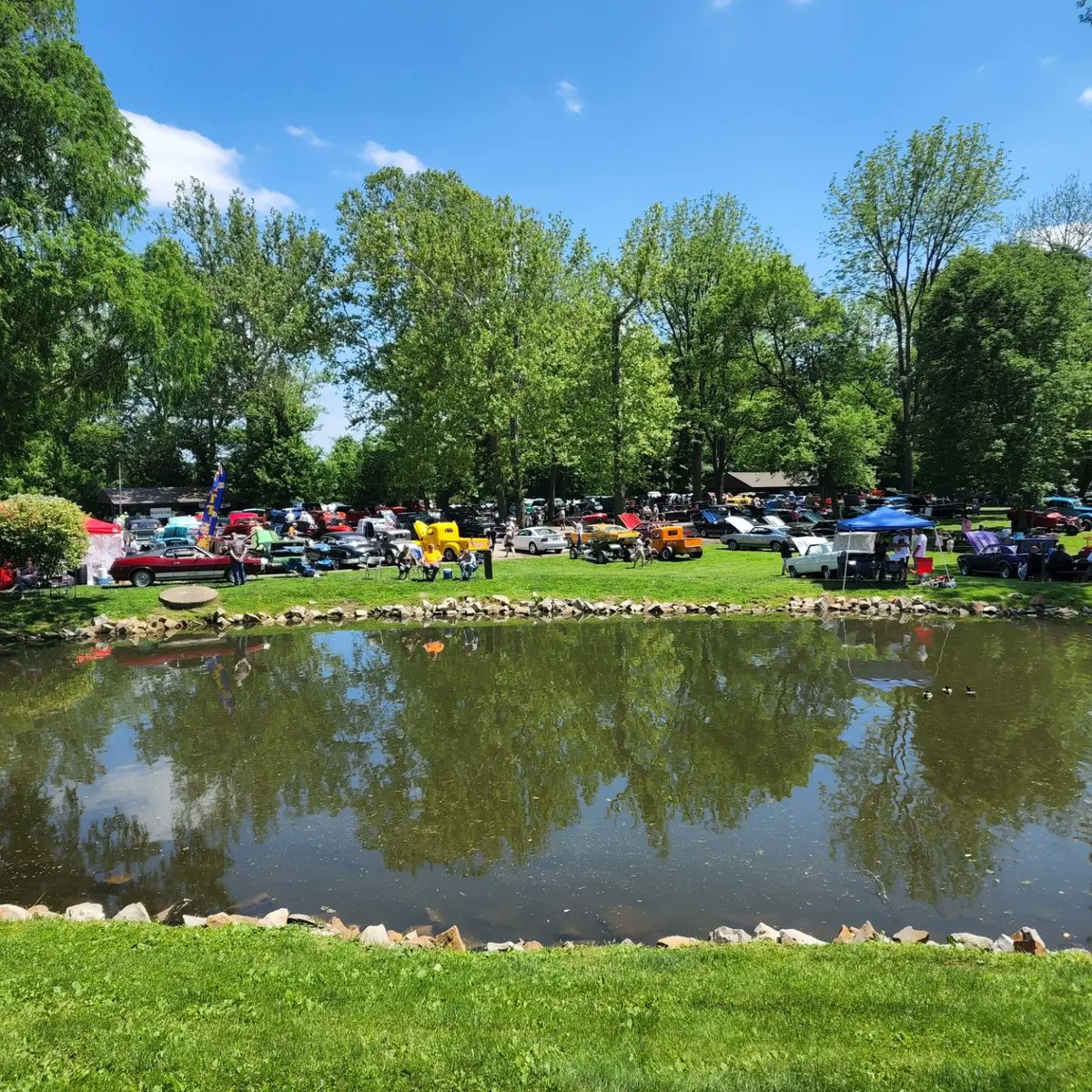 JamesQuinif's tweet photo. Some amazing cars today at the #SertomaIceCreamFestival over on the #VelvetIceCream side of the festival 🍦 https://t.co/6y8R6mUomZ