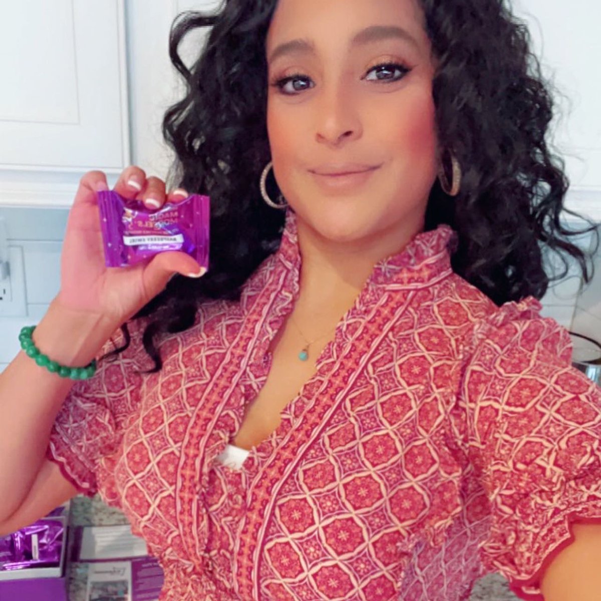 MiaDMartin's tweet photo. ✨Special thanks to Rachel at Webeo for sending me these amazing Fairytale Brownies. 
🧚🏽‍♀️The amazing thing about Fairytale Brownies is that they work with KABOOM! to help build playgrounds for kids. 
🔗 https://t.co/t8VpipBYdK
#webeo #FairytaleBrownies #brownies #givingback https://t.co/TFmwNN8B0S