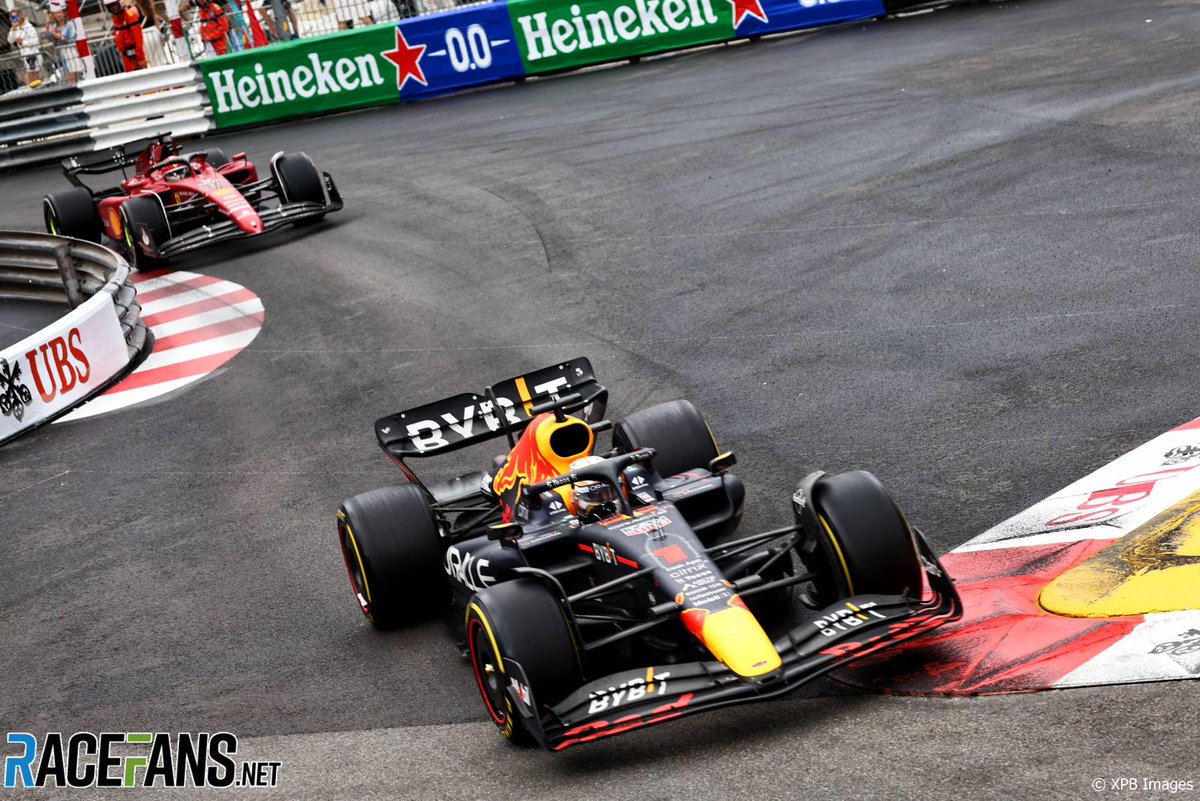 Max Verstappen has been cleared of crossing the line at pit exit during the #MonacoGP 

More to follow.

#F1