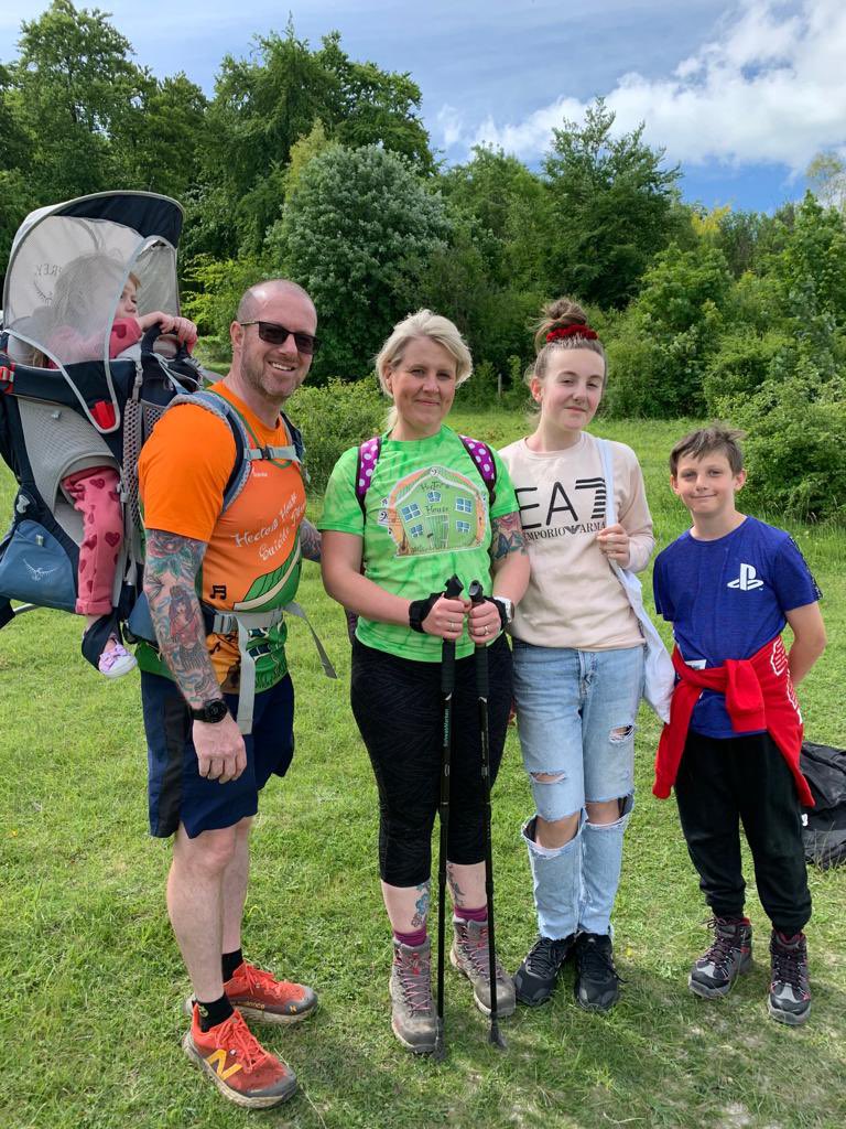 Pacing4Pat350's tweet photo. #family #training #walk 8 weeks today, Cindy and I set off from #Glasgow on a mammoth 350 mile walk finishing in #StNeots 14 days later. Today we had a family outing 7 miles across the #chilternridge from #whiteleafcross to #wendover a few more training walks in the pipeline π https://t.co/JbxIaxB2sQ