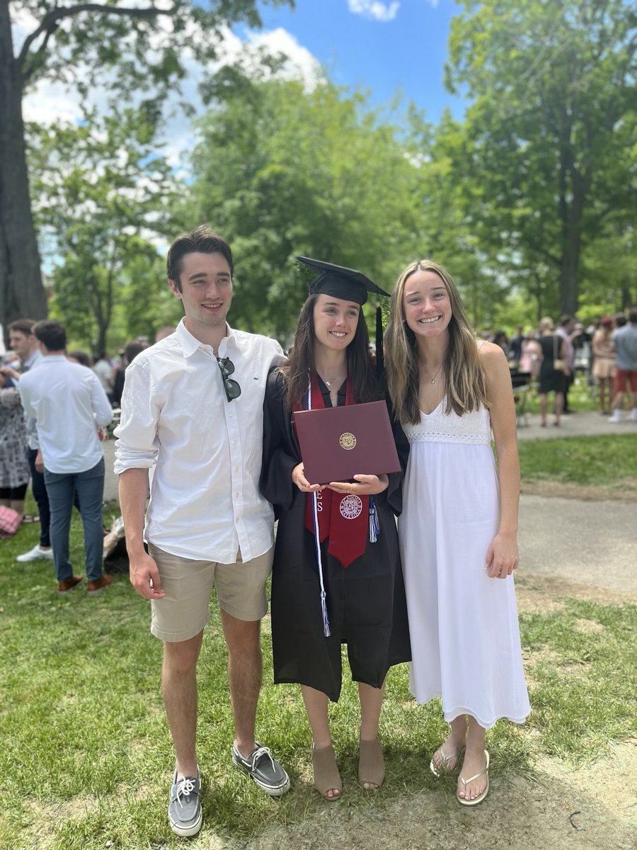 davidduffy11's tweet photo. Congratulations Emily, couldn’t be prouder. https://t.co/l4GX1wvJIk