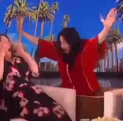 iny0urbenz's tweet photo. Ok but can we talking about when Melissa got surprised by Billie? https://t.co/QDQcve7f2C