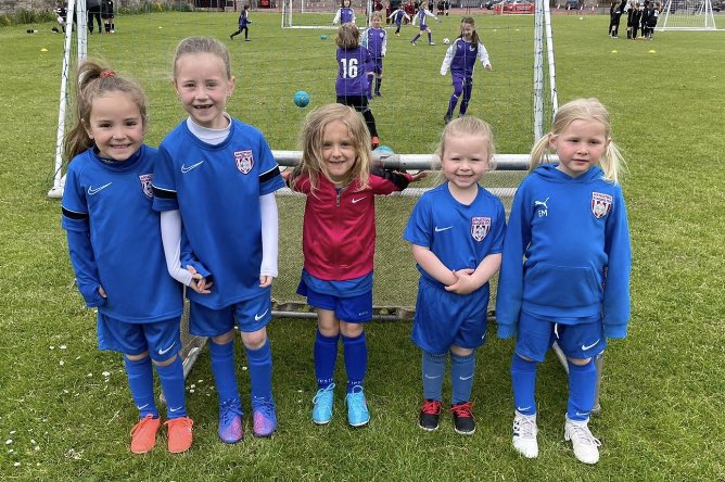 arnidiamonds's tweet photo. Our amazing youngest Diamonds giving their all at Tynecastle today! #Cupfinalfever @iain_mcnic @ScotFASouthEast https://t.co/2dycqE1uk4