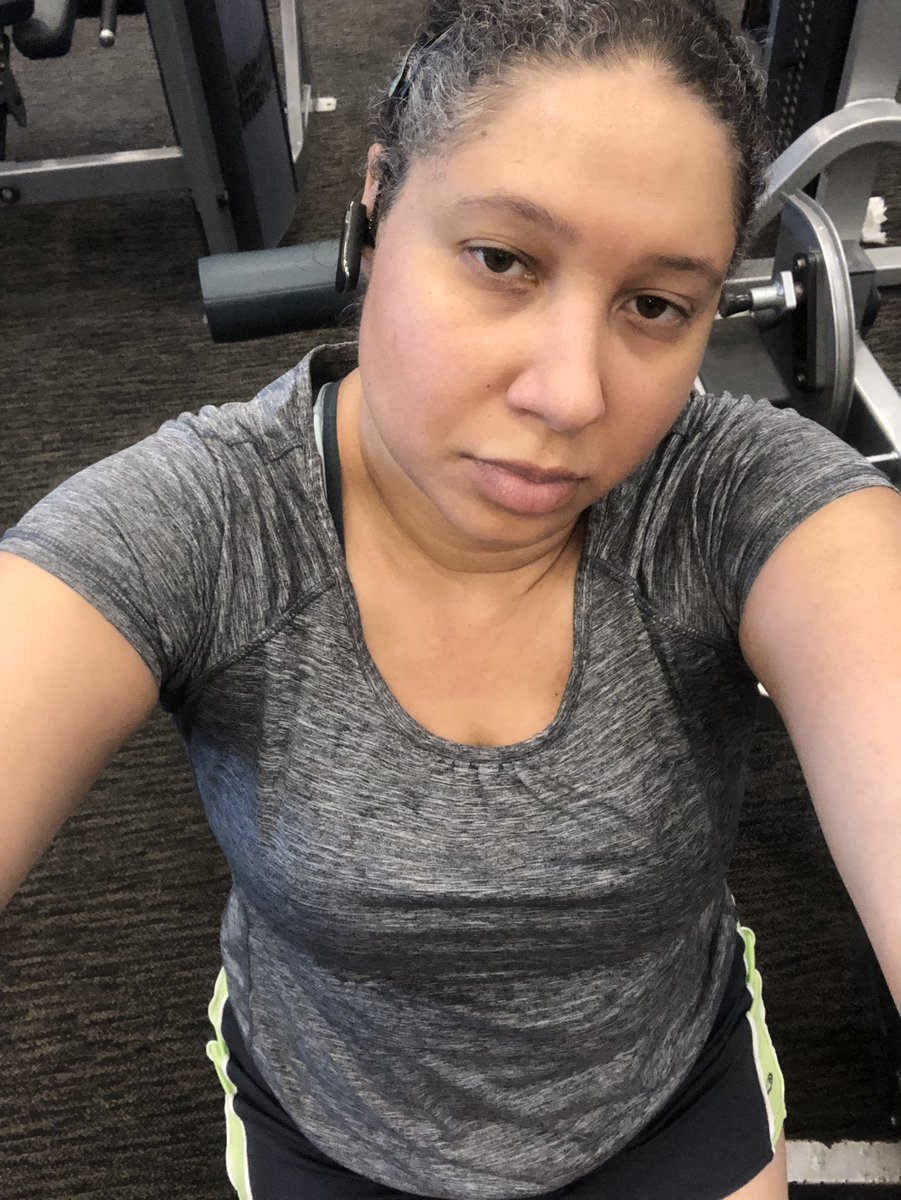 sailormoon1979's tweet photo. It was a gym kind of day. I swear when I get there I can’t stop. I workout for hours, it’s like you get lost in a trance. #workoutsunday #lookinggood @StarringShane 💪🏽💪🏽💪🏽🦵🏽🦵🏽🦵🏽#healthylifestyle https://t.co/RhMNN8Th48