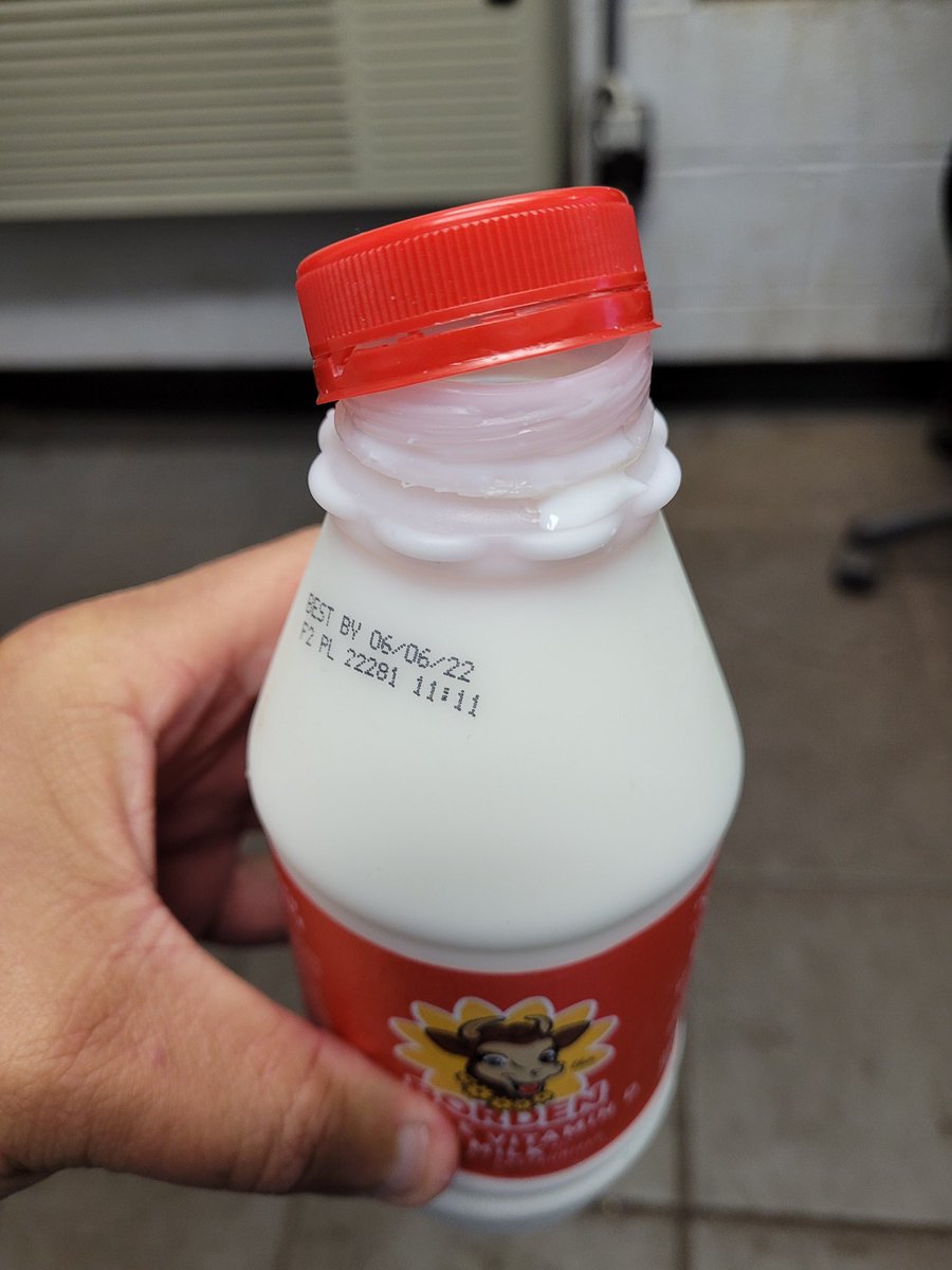 JohneyMitchell's tweet image. @BordenDairy I hate that the caps can come off so easily in one piece and do not seal very well, they leak and could be a safety issue with tampering! #FixThisASAP