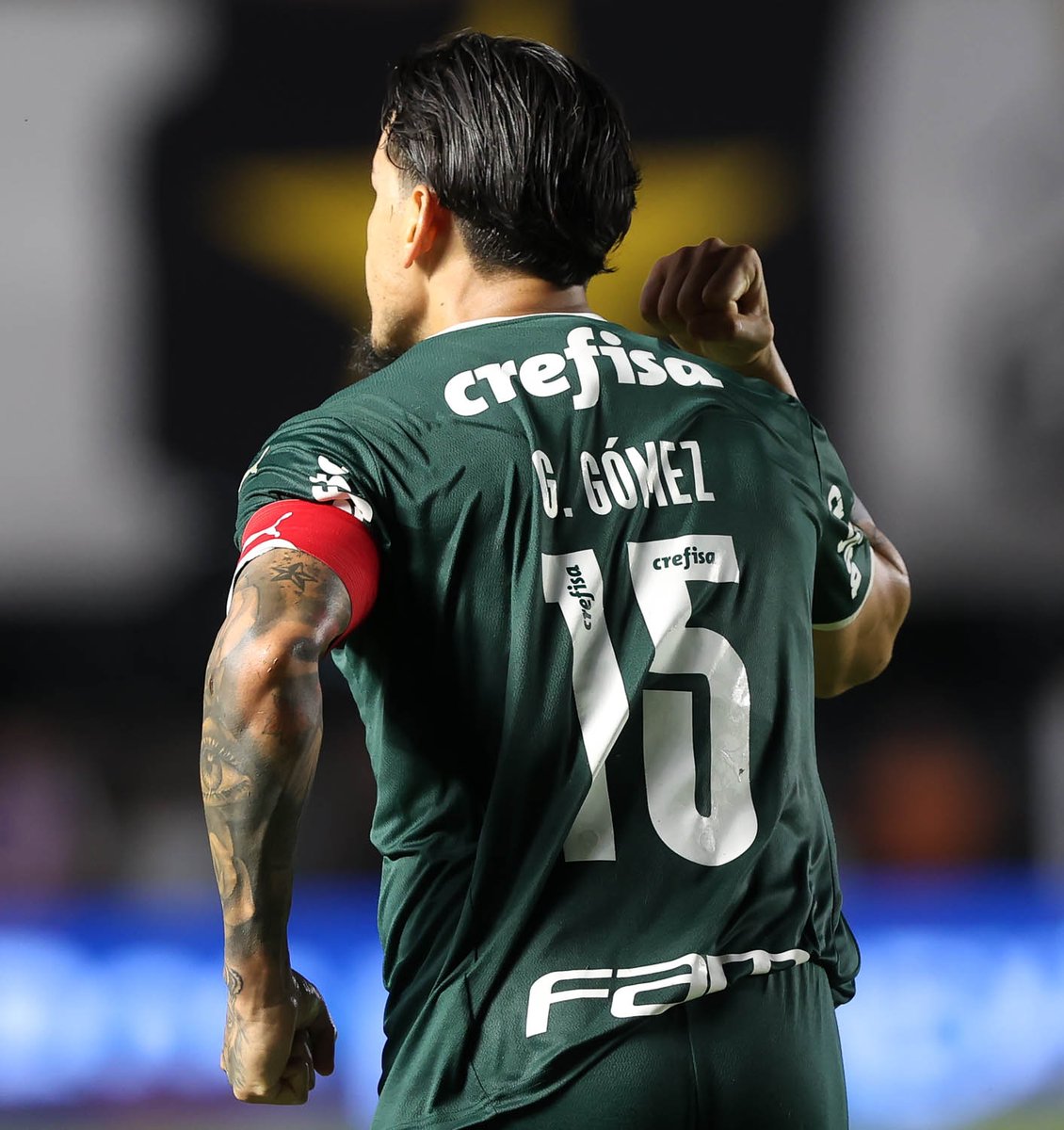 Gabriel40031445's tweet photo. Meu capitão anotou o gol que garantiu a #PorcoSena! Vamos juntos, Gómez! 💪🤠
#AvantiPalestra #SANxPAL
#JuntosNoBrasileirão https://t.co/Suj54bBvdH