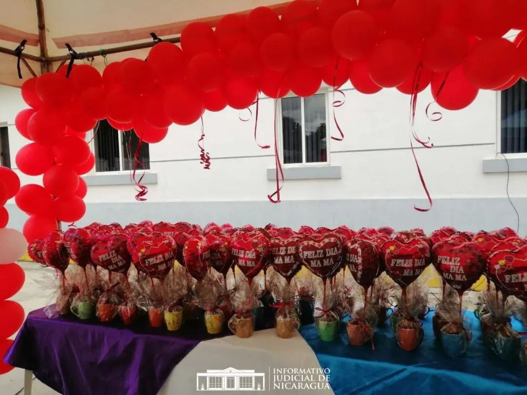 Alfonso36782247's tweet photo. #BenditasMadres 
#PrensaPopular 
En #Nicaragua Celebramos a lo grande a  ese maravilloso ser, como son  las madrecitas! 
¡ Dios Bendiga a todas las madres de mi Bendita Patria !
@PrensaPopulr https://t.co/4c2WUifHwl