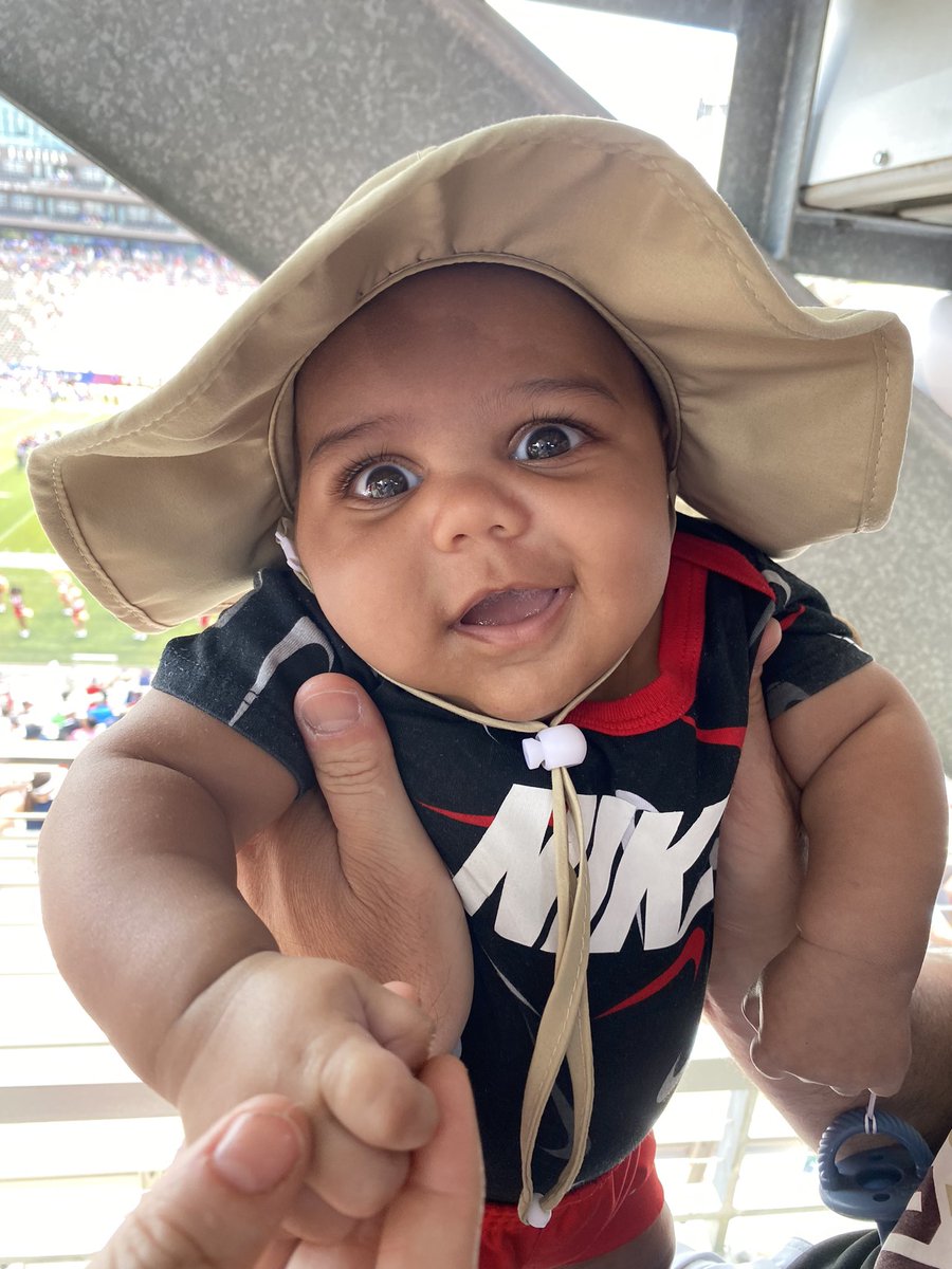 bayley_rr's tweet photo. Touchdown &amp; another W for Daddy! 🤩❤️ @TorranceMarable @USFLStallions https://t.co/08jNXyxjW3