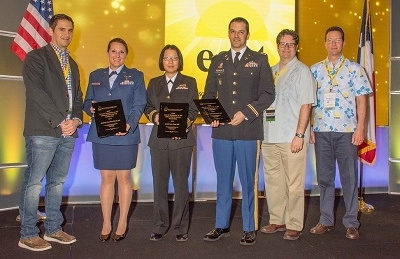 ExcelsiorSurg's tweet photo. #SURGEONOFTHEWEEK (4/4)
⭐️ CDR(sel.) Pam M. Choi, M.D. (@pmchoi)
🎖️ Awards/Achievements
🎖️ John M. Templeton Call to Service, @EAST_TRAUMA (2018)
🎖️ Navy and Marine Corps Commendation Medal (2018)
🎖️ George T. Smith Award, Navy ODS (2017) https://t.co/R3sM7KiTJY