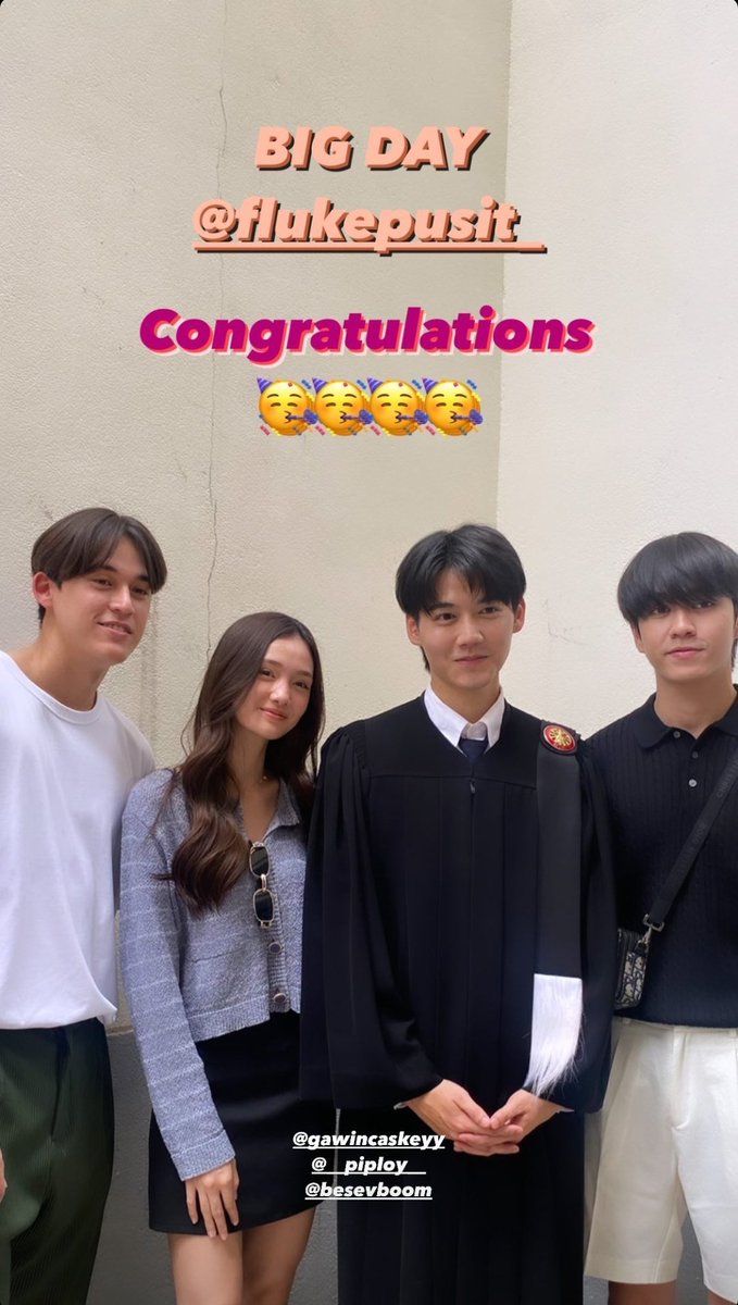 GawinLatam's tweet photo. 29-05-22
Gawin en la graduación de Fluke 🥺💚
Cr. kwangatiporn (ig)
#GawinCaskey #ลูกแมวของฟลุ๊ค #FlukePusitGraduated https://t.co/kIt1KY4qrq
