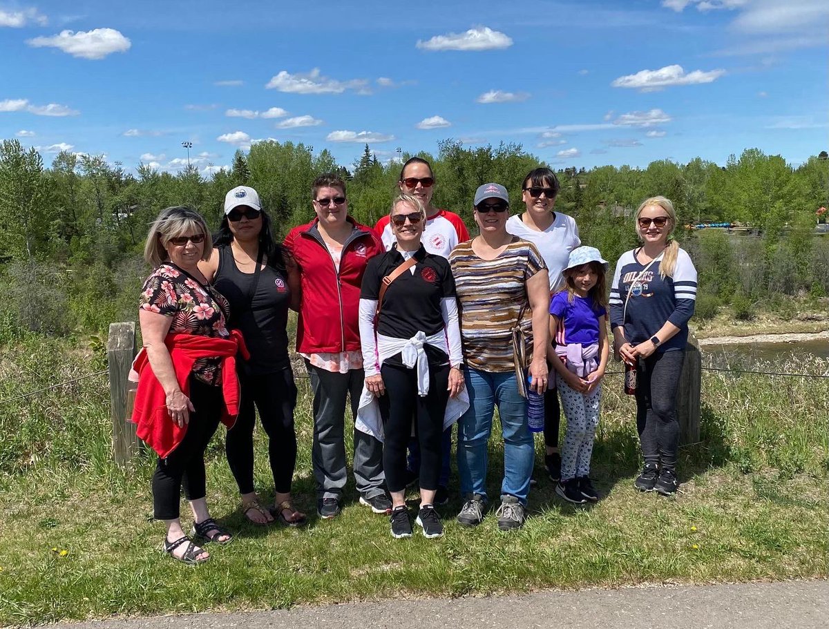 What a beautiful day to support the Walk to Make Cystic Fibrosis History! 👟As a group our Kinettes raised $1,120 to support this cause. 
#FurtherTogether #FurtherforCF #RedDeerKinettes #RedDeer <a href="/CFCanada/">CysticFibrosisCanada</a>
