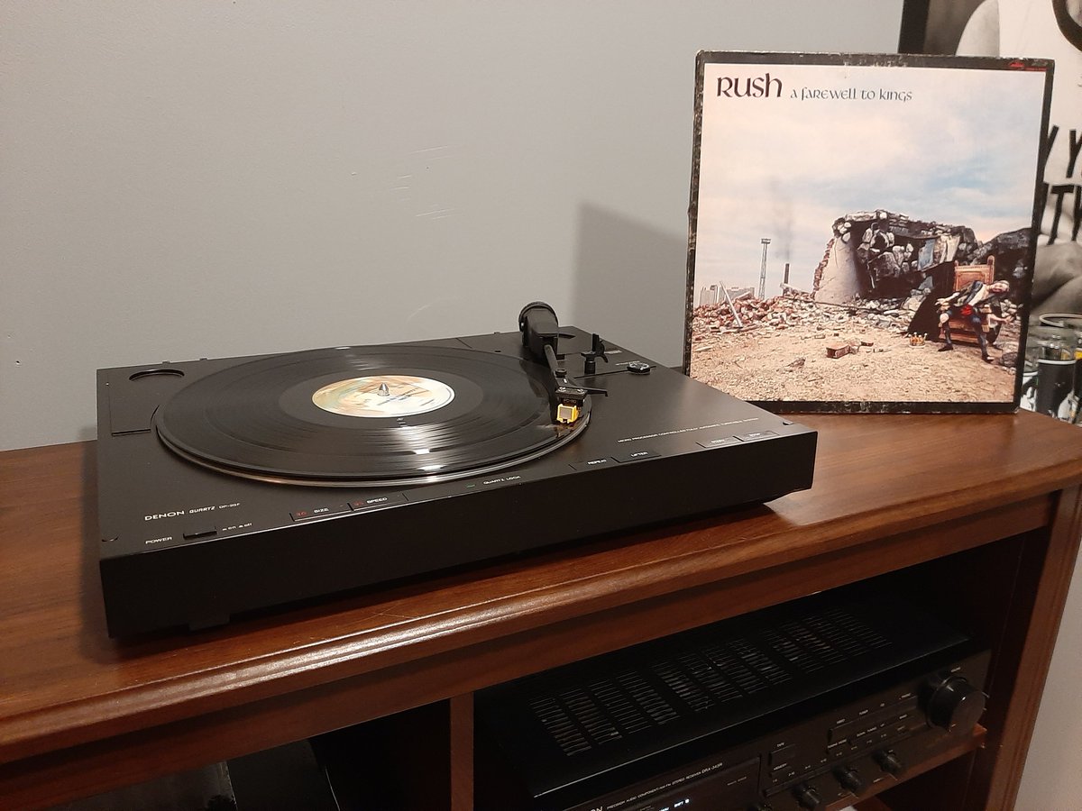 NickBorsos's tweet photo. After a busy Sunday, time to spin #vinylcollection @rushtheband https://t.co/twc1AfibQM