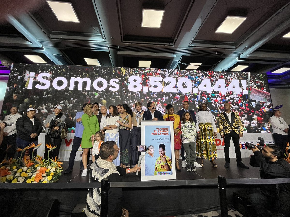 PizarroMariaJo's tweet photo. El proyecto político de Duque se ha acabado, ha finalizado; es tiempo de construir un futuro distinto para Colombia: @petrogustavo 🇨🇴 https://t.co/NMPMhi8jK8