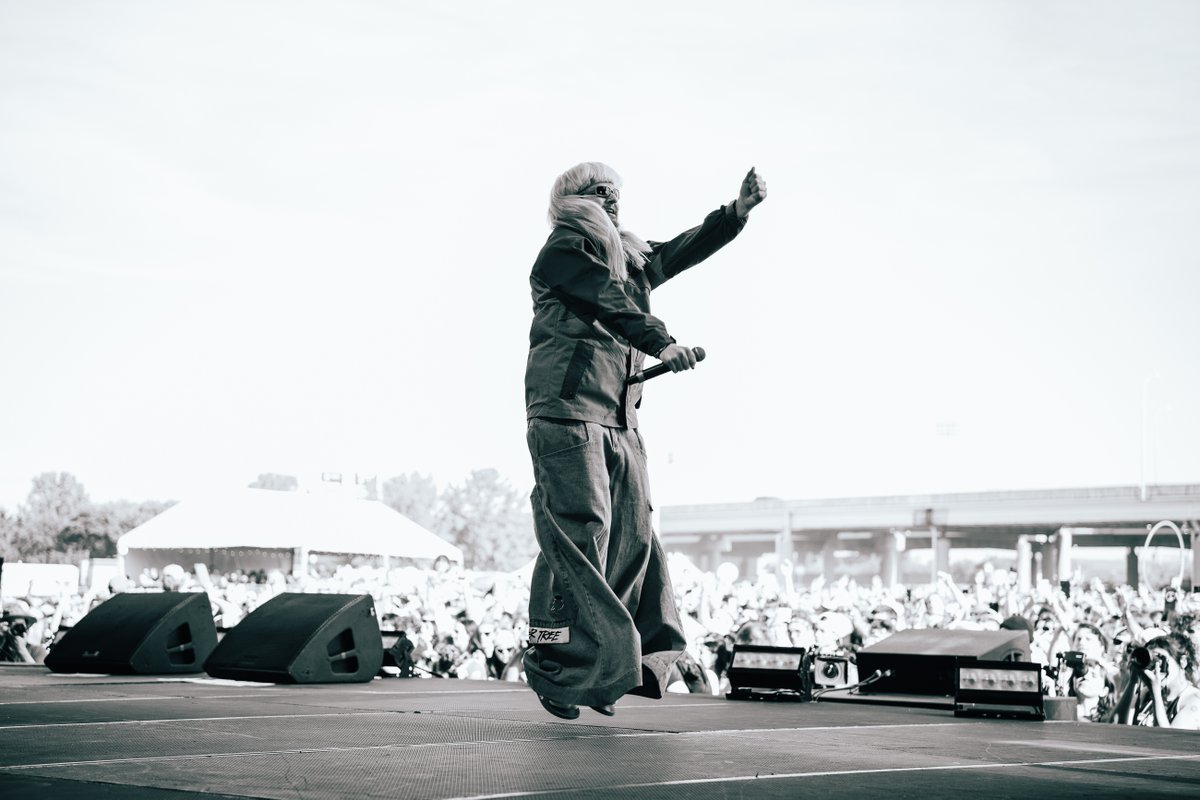 forecastle's tweet image. 🔥 @olivertree fell down to earth... and ended up in louisville