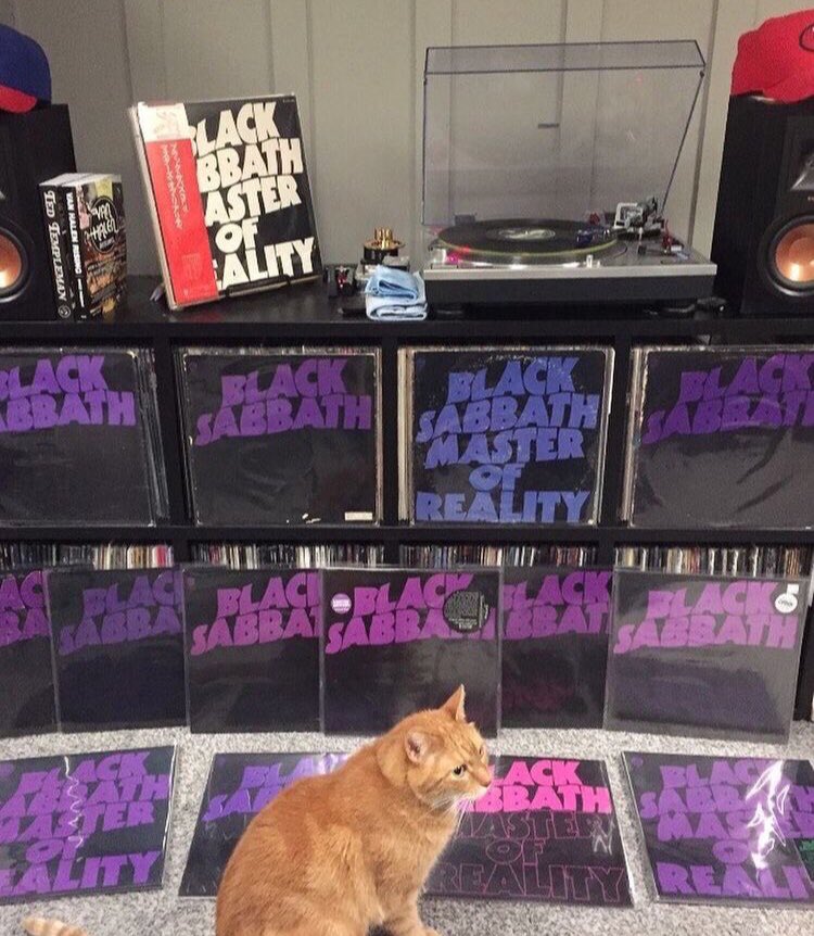 #MayWordSongs

After

“After Forever”-Sabbath

I usually show my 🇬🇧swirl when I pick a song from my favorite Sabbath album. Tonight I’m gonna go with the 🇯🇵’74 reissue on the space ship label. Also I always have to show my MOR collection pic with one of my kitties😂