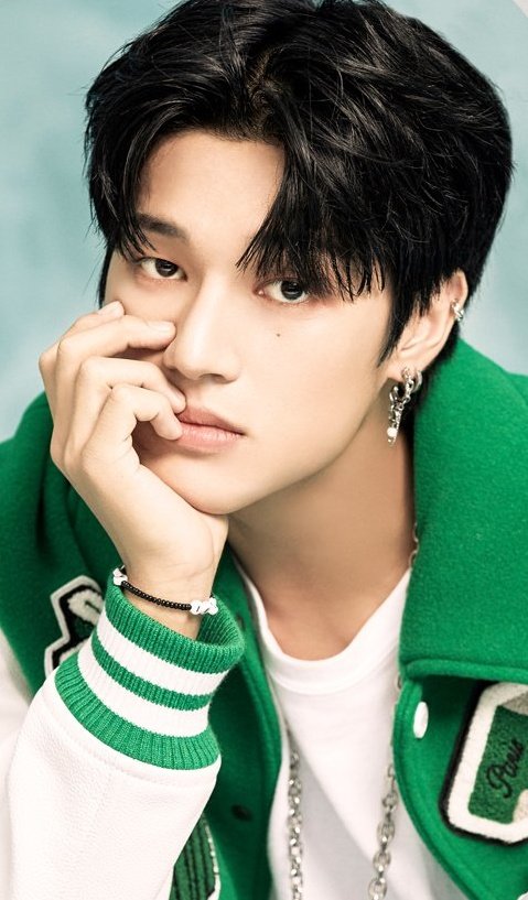 Salutations, fellow dweller. I want to be active again here and am looking for new friends, especially fellow RP ATEEZ and 1999 liners. I have no problem with any language. xD 
I would really love to find many new faces so an RT would be very much appreciated, thank you!