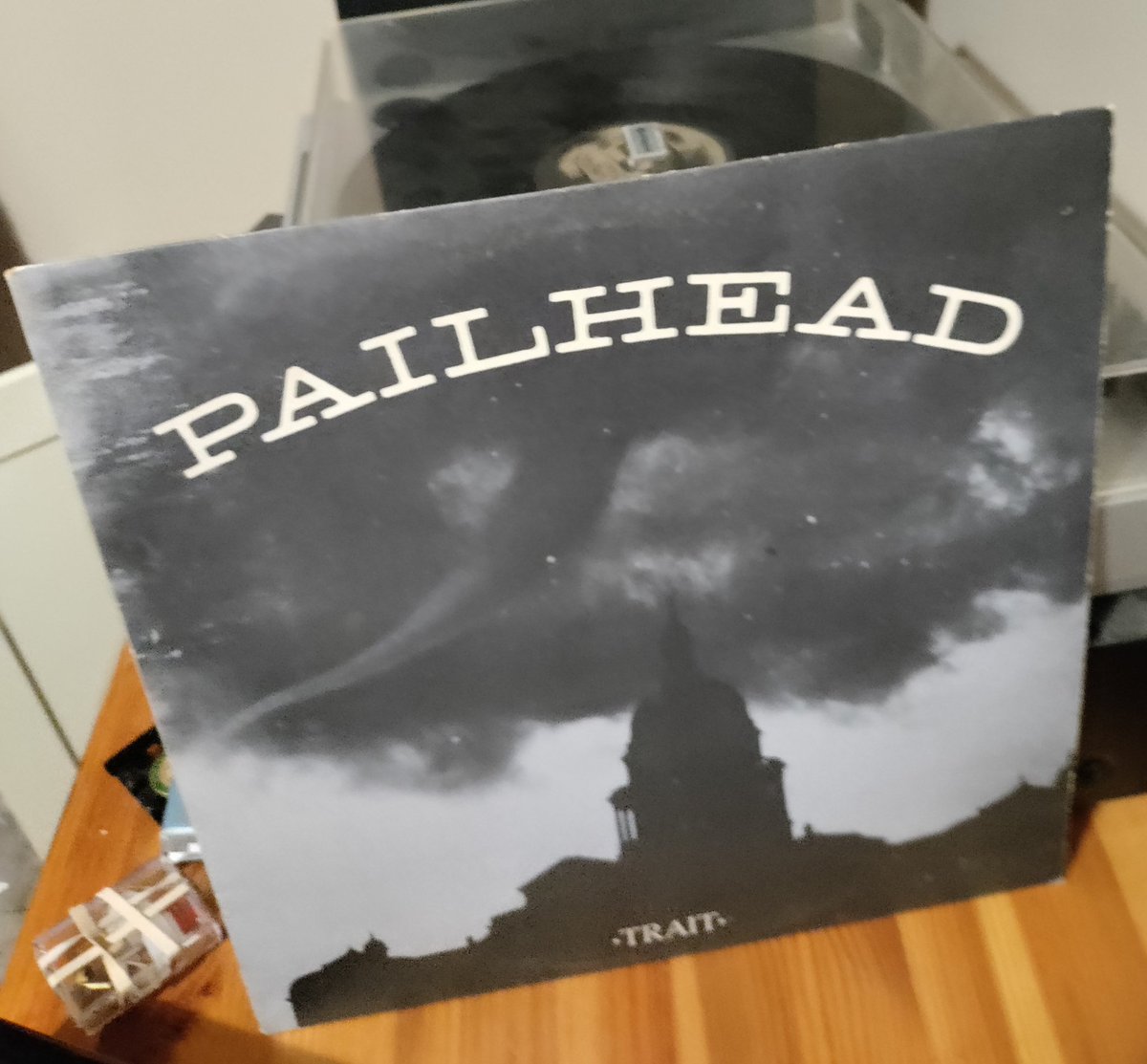 sepiachord's tweet photo. 1988
#pailhead https://t.co/F7VCoelLpE