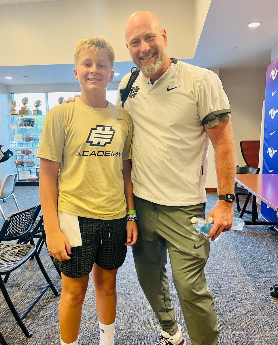 AustanQB's tweet photo. Loved my time at @Elite11 this weekend and working with @SuperBowl champ @DilfersDimes! @Stumpf_Brian @QBHitList @QBIQsystem @ChrisHixsonQB #BeSetApart https://t.co/eJ8ztQXXBU
