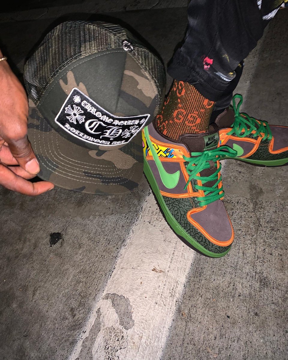 SSwipping's tweet photo. Stepped Out In Mud This Bitch Couldn’t Wait To Tie My Shoes Lace⚔️🙊 https://t.co/3m4rxDvyMD