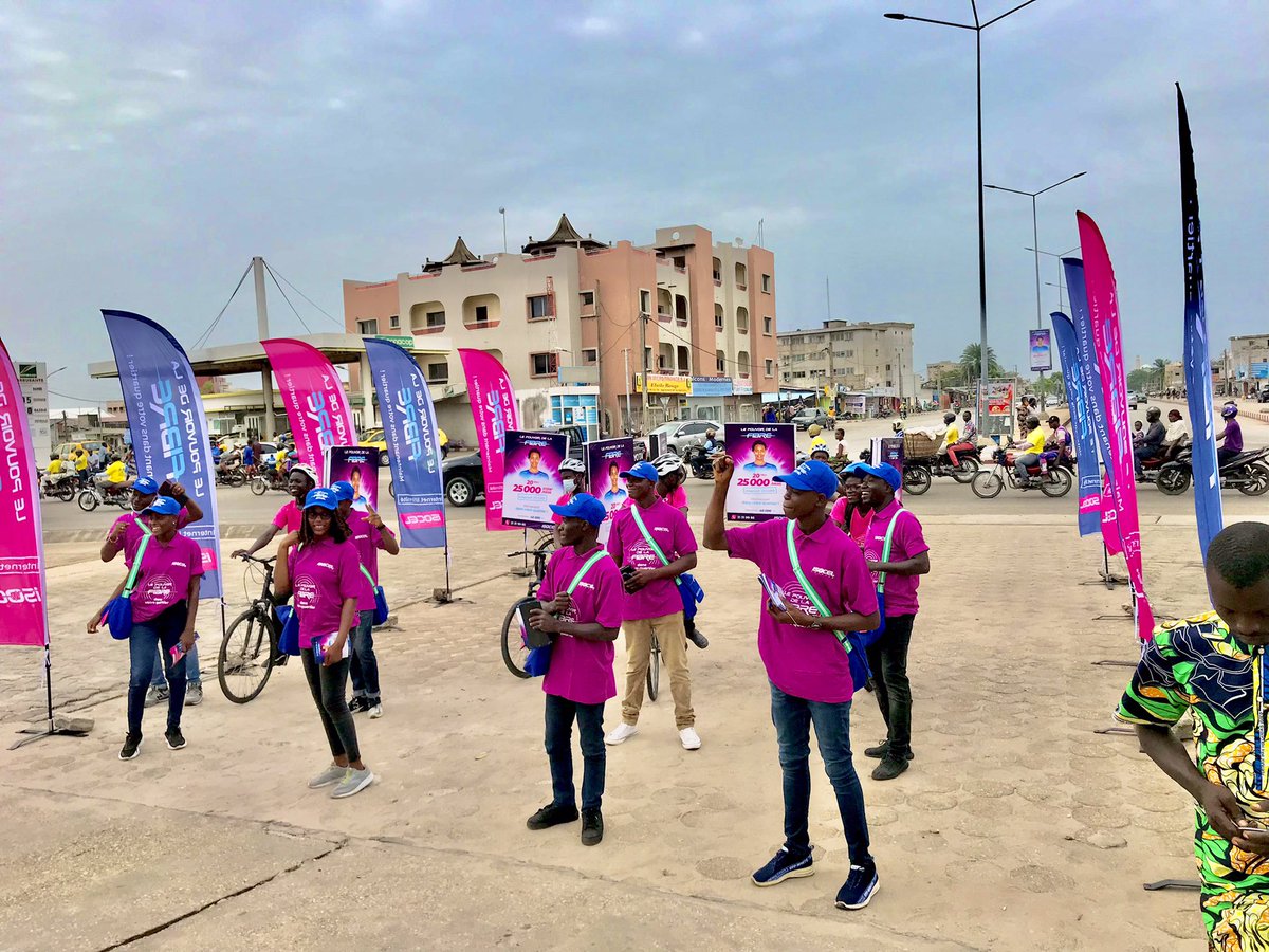 MobilePanneau's tweet photo. Flash Mob pour la promotion de la fibre Isocèl à Cotonou.
#panneaumobile #isocel #velopublicitaire #flashmob https://t.co/KjkMlYrpHH