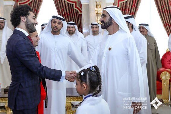 Fahad10Bo's tweet photo. #محمد_صلاح يستضيفه الأمراء والملوك ويسخر منه صعلوك https://t.co/8hMrfzwiqV
