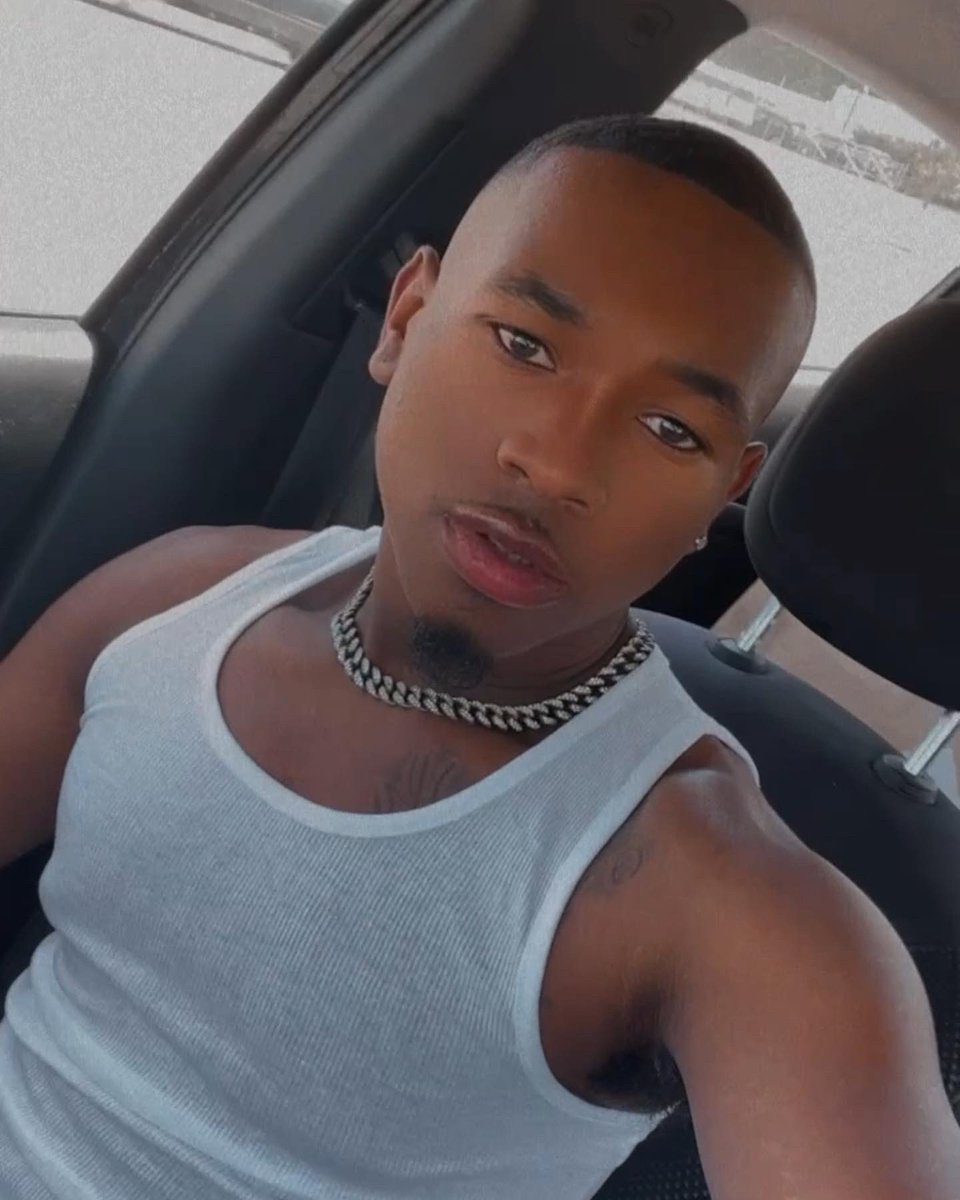 travoneee's tweet photo. Alexa play “Wait For U” by Future 🫶🏾 https://t.co/LHIqAMv0QF
