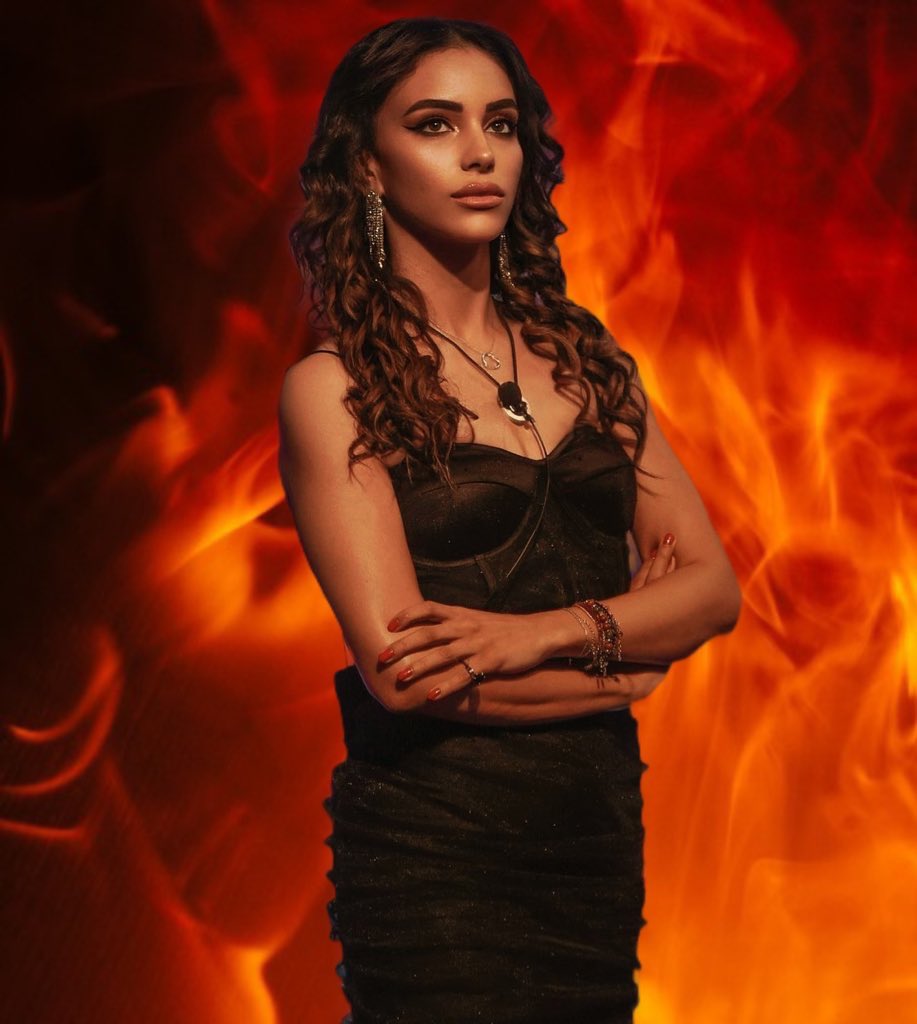 onordelvero2's tweet photo. this girl is ON FIRE🔥

#jerù https://t.co/Et1YBmtkwS