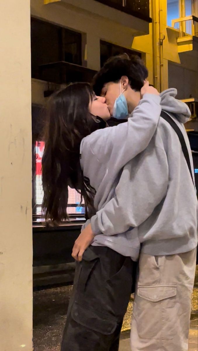 nnscamandr's tweet photo. feliz cumpleaños a mi persona favorita en todo el mundo, gracias por hacer todo lo q haces por  mi y ser la p3rsona con la q me despierto todos los dias, pasala lindisisimo en tu dia y disfruta al 100, te amo beb t mereces siempre todo lo bueno.

 @mollyllweasley ❤️‍🩹 https://t.co/eTytRxKgDn