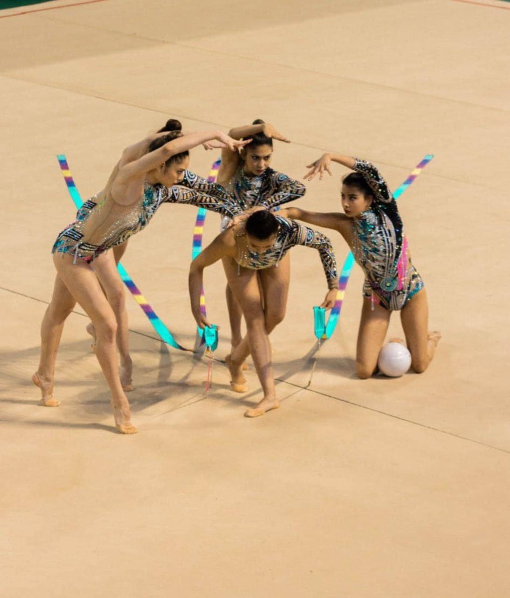 conadeoficial's tweet photo. ¡𝗠É𝗫𝗜𝗖𝗢 𝗘𝗦 𝗗𝗘 𝗢𝗥𝗢! 🥇🇲🇽

La quinteta de gimnasia rítmica logra el 1er. lugar en rutina mixta (tres listones y dos pelotas) de la Copa del Mundo de Portugal 🇵🇹; registró 28.600 en su presentación. ¡Felicidades! 🙌

🥇🇲🇽 México
🥈🇪🇸 España
🥉🇵🇱 Polonia https://t.co/vN9Y2RTiF6