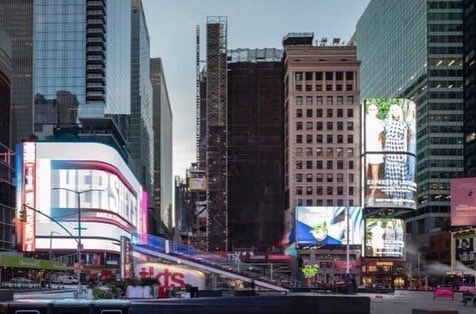 TSXBroadway's tweet photo. The @nytimes’ extensive coverage of the historic raising of the Palace Theatre details this engineering feat &amp; the significance of this  milestone for the future of Times Square. https://t.co/zDjQkYjs9c https://t.co/JOKaNN8kMp